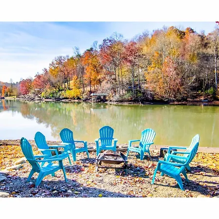 Classic Lake House Lakefront With Fire Pit And Dock